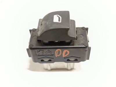 MANDO ELEVALUNAS DELANTERO DERECHO de 1.6 HDi / BlueHDi 75 