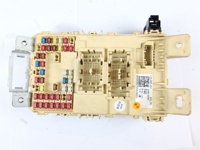 CAJA RELES / FUSIBLES