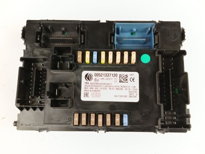 CAJA RELES / FUSIBLES