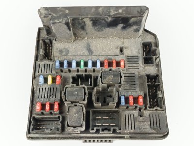 CAJA RELES / FUSIBLES de 1.5 dCi 