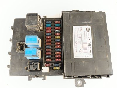 CAJA RELES / FUSIBLES