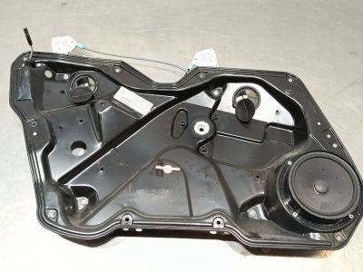 ELEVALUNAS DELANTERO IZQUIERDO