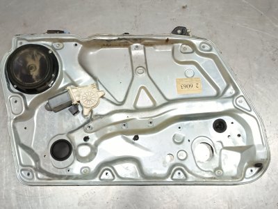 ELEVALUNAS DELANTERO IZQUIERDO