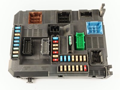 caja-reles-fusibles de 1.6 BlueHDi 100 