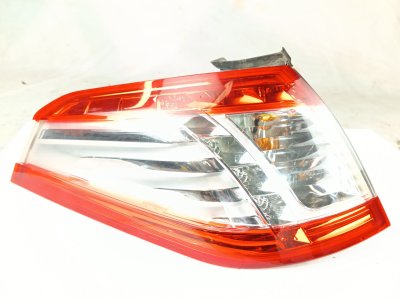 PILOTO TRASERO IZQUIERDO