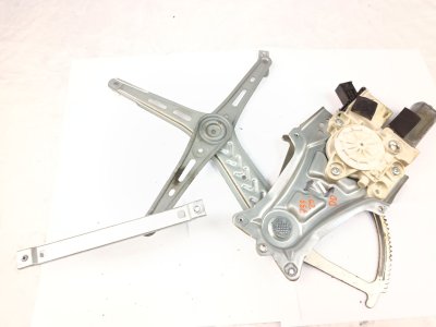 ELEVALUNAS DELANTERO DERECHO