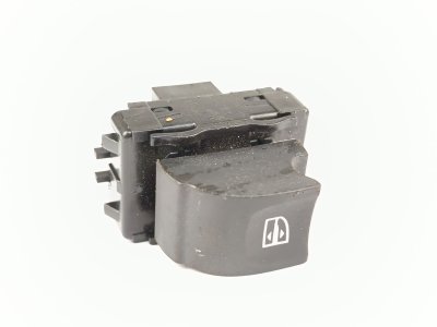 mando-elevalunas-delantero-derecho de 1.5 dCi 110 