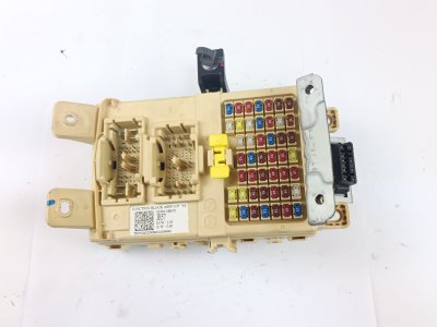 CAJA RELES / FUSIBLES