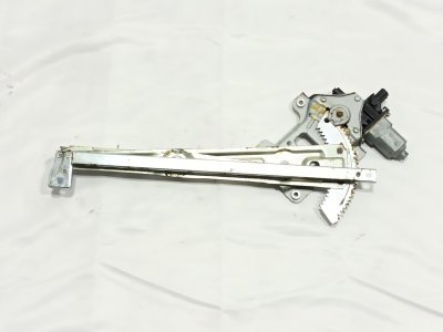 ELEVALUNAS DELANTERO IZQUIERDO