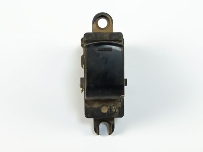 MANDO ELEVALUNAS TRASERO IZQUIERDO de 2.5 dCi 4WD 