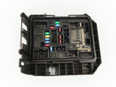 CAJA RELES / FUSIBLES