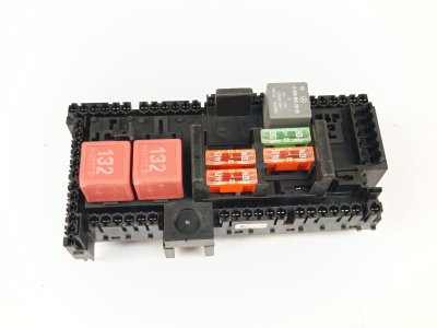 CAJA RELES / FUSIBLES