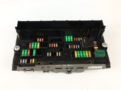 CAJA RELES / FUSIBLES