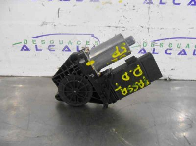 MOTOR ELEVALUNAS DELANTERO DERECHO VOLKSWAGEN PASSAT BERLINA (3B3) Highline