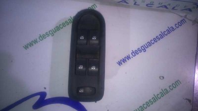 MANDO ELEVALUNAS DELANTERO IZQUIERDO  RENAULT SCENIC II i- Music