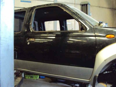 PUERTA DELANTERA DERECHA NISSAN PICK-UP (D22) TD Doble Cabina Navara 4X4