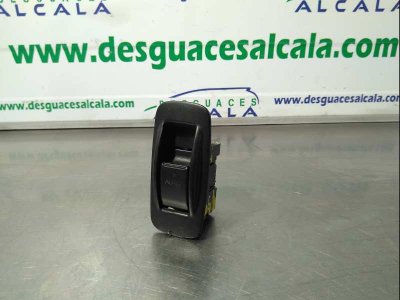 MANDO ELEVALUNAS TRASERO IZQUIERDO TOYOTA COROLLA VERSO (E12) 2.0 D-4D Linea Sol