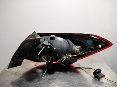 PILOTO TRASERO DERECHO FORD ESCORT BERL./TURN./CAB./EXPRESS XR3I Berlina