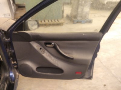 MANDO ELEVALUNAS DELANTERO DERECHO SEAT LEON (1P1) Reference