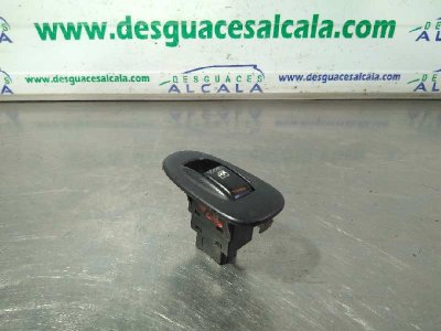 MANDO ELEVALUNAS TRASERO DERECHO KIA SHUMA II 1.6 LS 4 Berlina