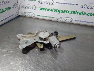 ELEVALUNAS TRASERO IZQUIERDO TOYOTA RAV 4 (A2) 2.0 D-4D Executive 4X4 (2003->)