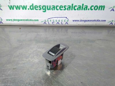 MANDO ELEVALUNAS TRASERO DERECHO TOYOTA RAV 4 (A2) 2.0 D-4D Executive 4X4 (2003->)