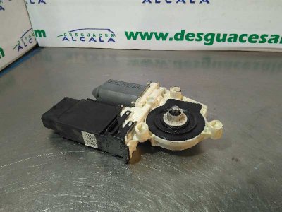 MOTOR ELEVALUNAS DELANTERO DERECHO VOLKSWAGEN GOLF IV BERLINA (1J1) Básico