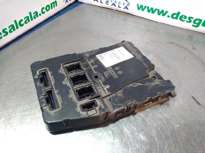 CAJA RELES / FUSIBLES RENAULT MEGANE II BERLINA 5P Confort Authentique