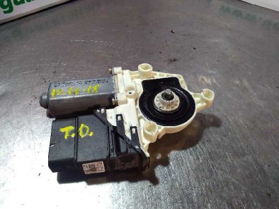 MOTOR ELEVALUNAS TRASERO DERECHO SEAT LEON (1M1) Signo