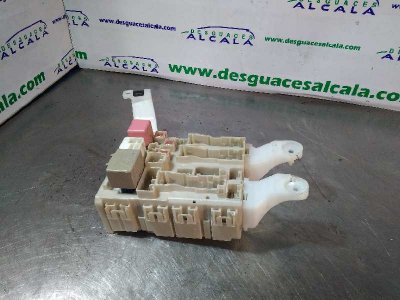 CAJA RELES / FUSIBLES