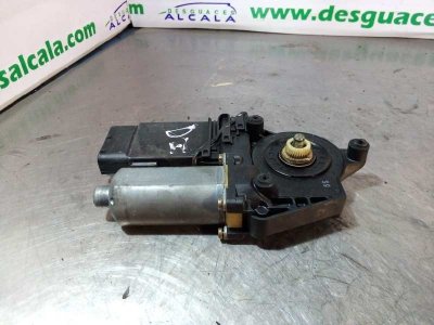 MOTOR ELEVALUNAS DELANTERO IZQUIERDO VOLKSWAGEN PASSAT BERLINA (3B2) Comfortline