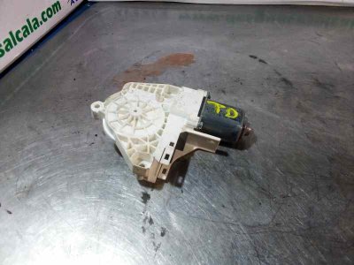 MOTOR ELEVALUNAS TRASERO DERECHO de Basis 