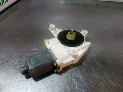 MOTOR ELEVALUNAS DELANTERO IZQUIERDO de 280 / 300 CDI (164.120) 