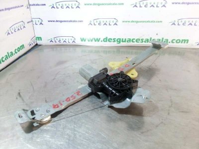 ELEVALUNAS DELANTERO DERECHO