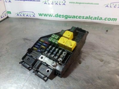 CAJA RELES / FUSIBLES LAND ROVER FREELANDER S Familiar