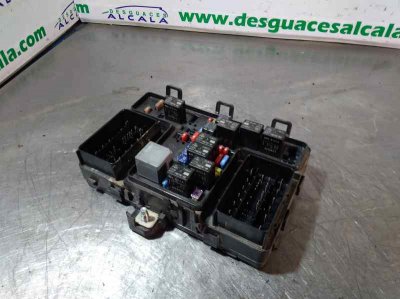 CAJA RELES / FUSIBLES de Titanium 