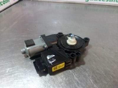 MOTOR ELEVALUNAS TRASERO DERECHO HYUNDAI SANTA FE (DM) Klass 2WD