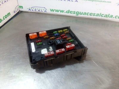 CAJA RELES / FUSIBLES VOLKSWAGEN PASSAT BERLINA (3C2) Advance