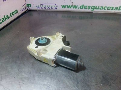 MOTOR ELEVALUNAS DELANTERO DERECHO de 2.7 TDI 