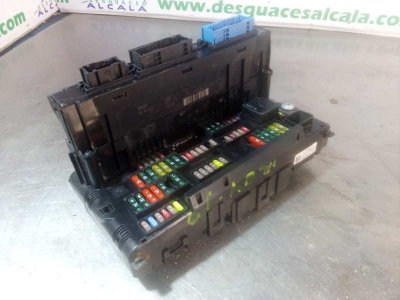 CAJA RELES / FUSIBLES de 520d 