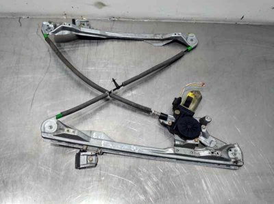 ELEVALUNAS DELANTERO DERECHO FORD FOCUS BERLINA (CAK) Ambiente