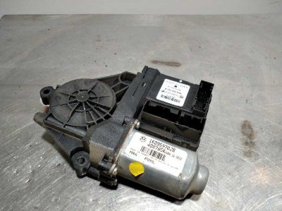 MOTOR ELEVALUNAS DELANTERO DERECHO VOLKSWAGEN TOURAN (1T1) Advance