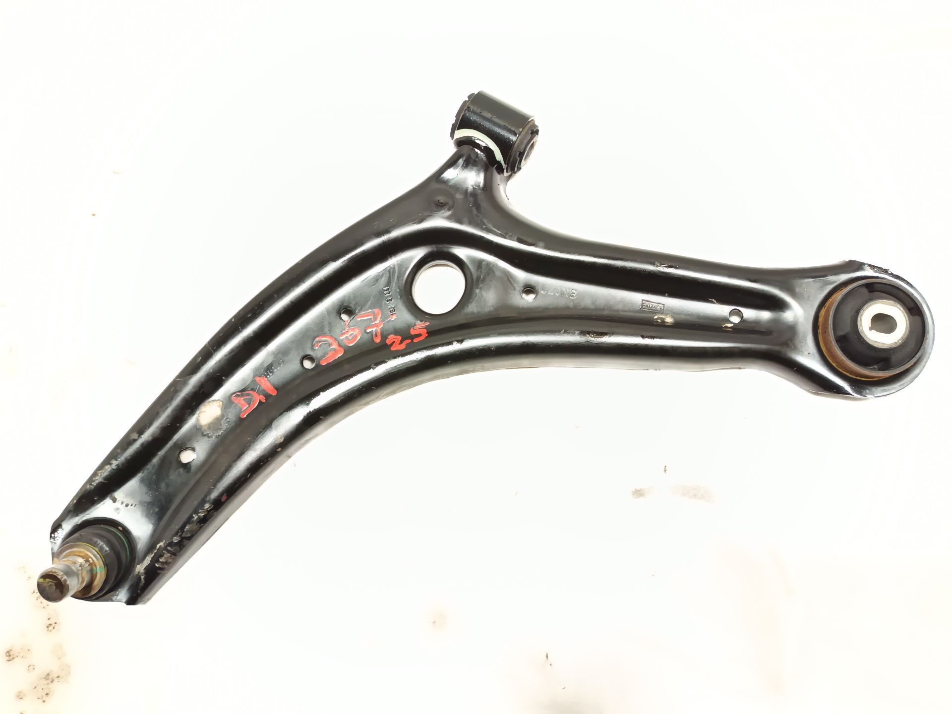 BRAZO SUSPENSION INFERIOR DELANTERO IZQUIERDO