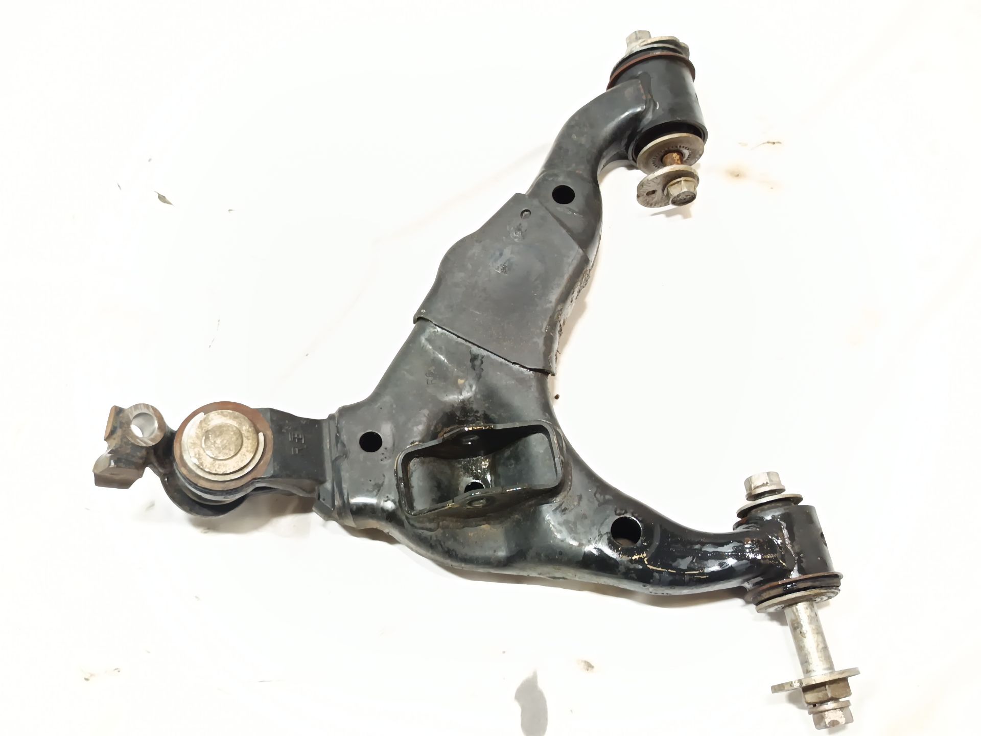 brazo suspension inferior delantero derecho toyota land cruiser prado Foto 2 brazo suspension inferior delantero derecho toyota land cruiser prado Foto 2
