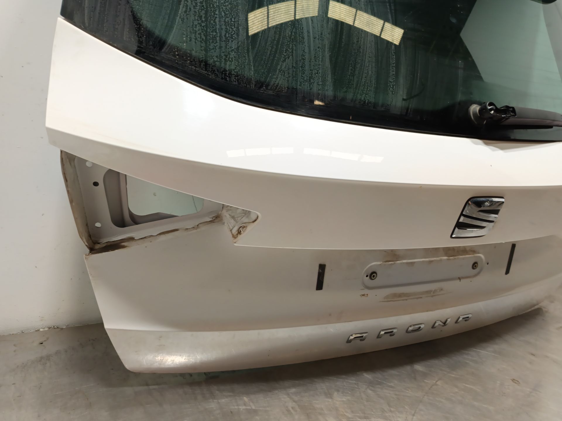 porton trasero seat arona Foto 4 porton trasero seat arona Foto 4