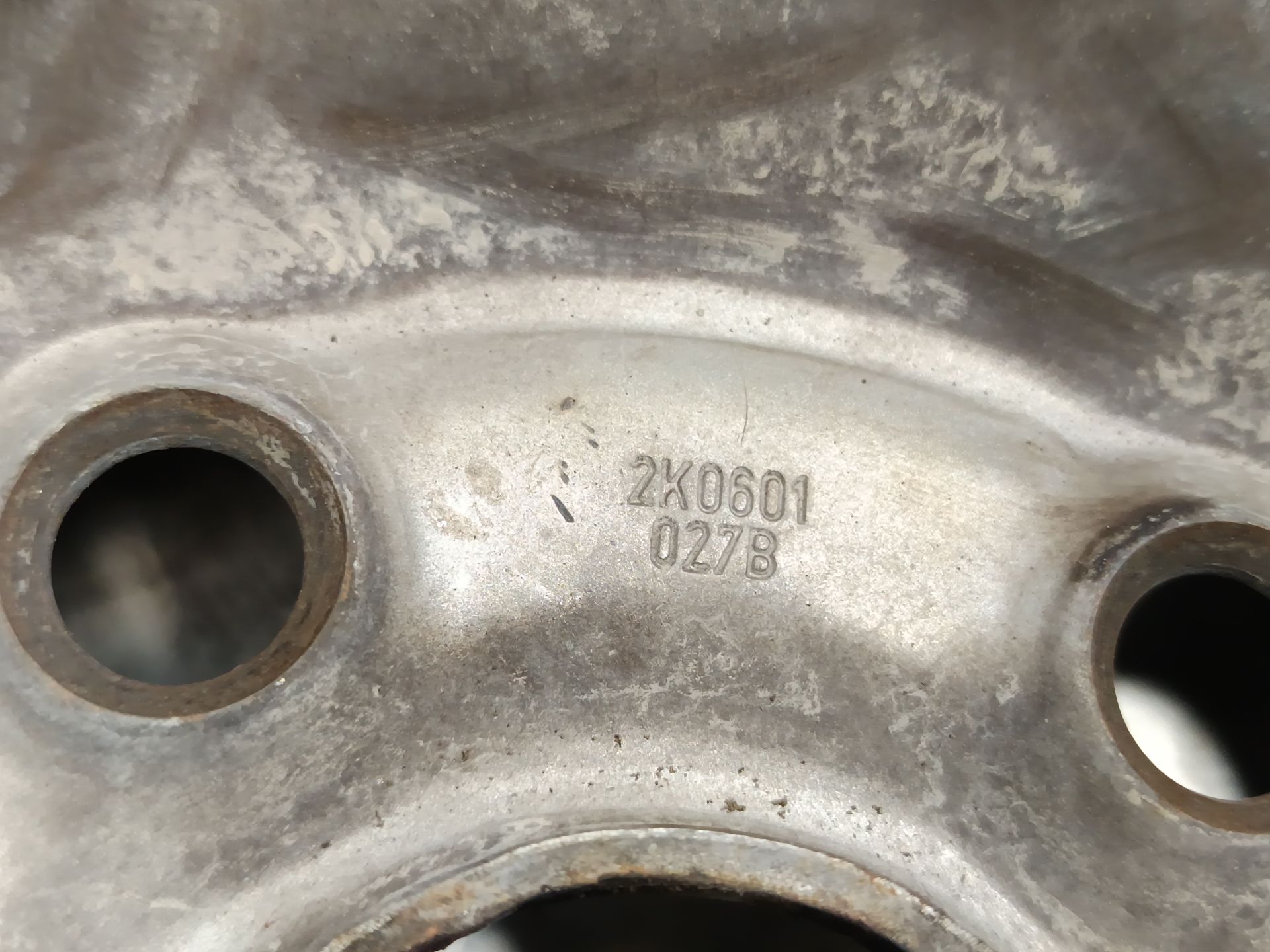 llanta chapa volkswagen caddy iii monospace Foto 2 llanta chapa volkswagen caddy iii monospace Foto 2