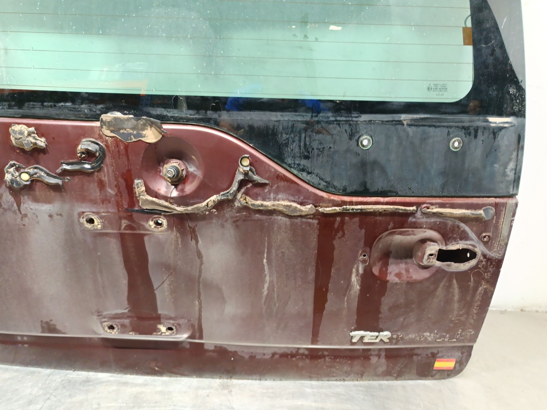 porton trasero nissan terrano ii Foto 4 porton trasero nissan terrano ii Foto 4