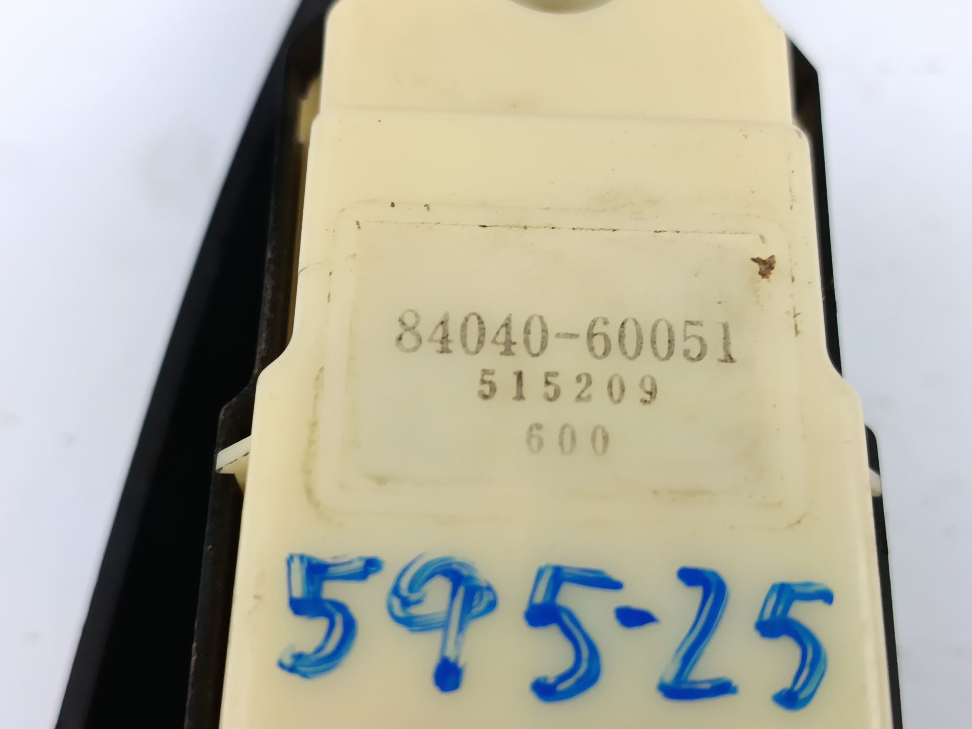 mando elevalunas delantero izquierdo toyota land cruiser prado Foto 3 mando elevalunas delantero izquierdo toyota land cruiser prado Foto 3