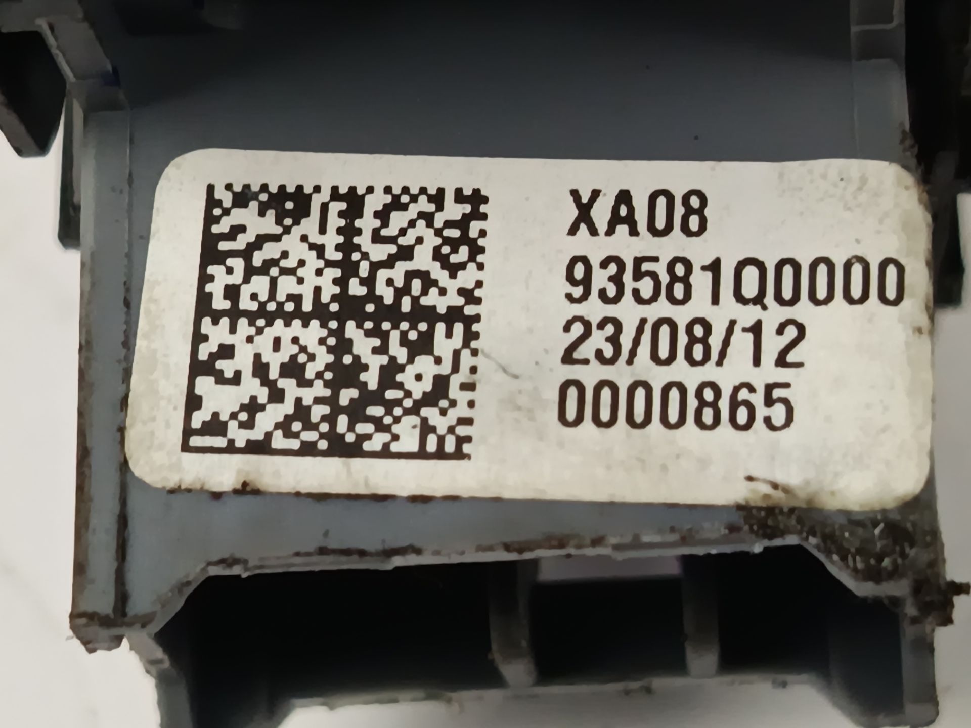 mando elevalunas delantero derecho hyundai bayon Foto 3 mando elevalunas delantero derecho hyundai bayon Foto 3