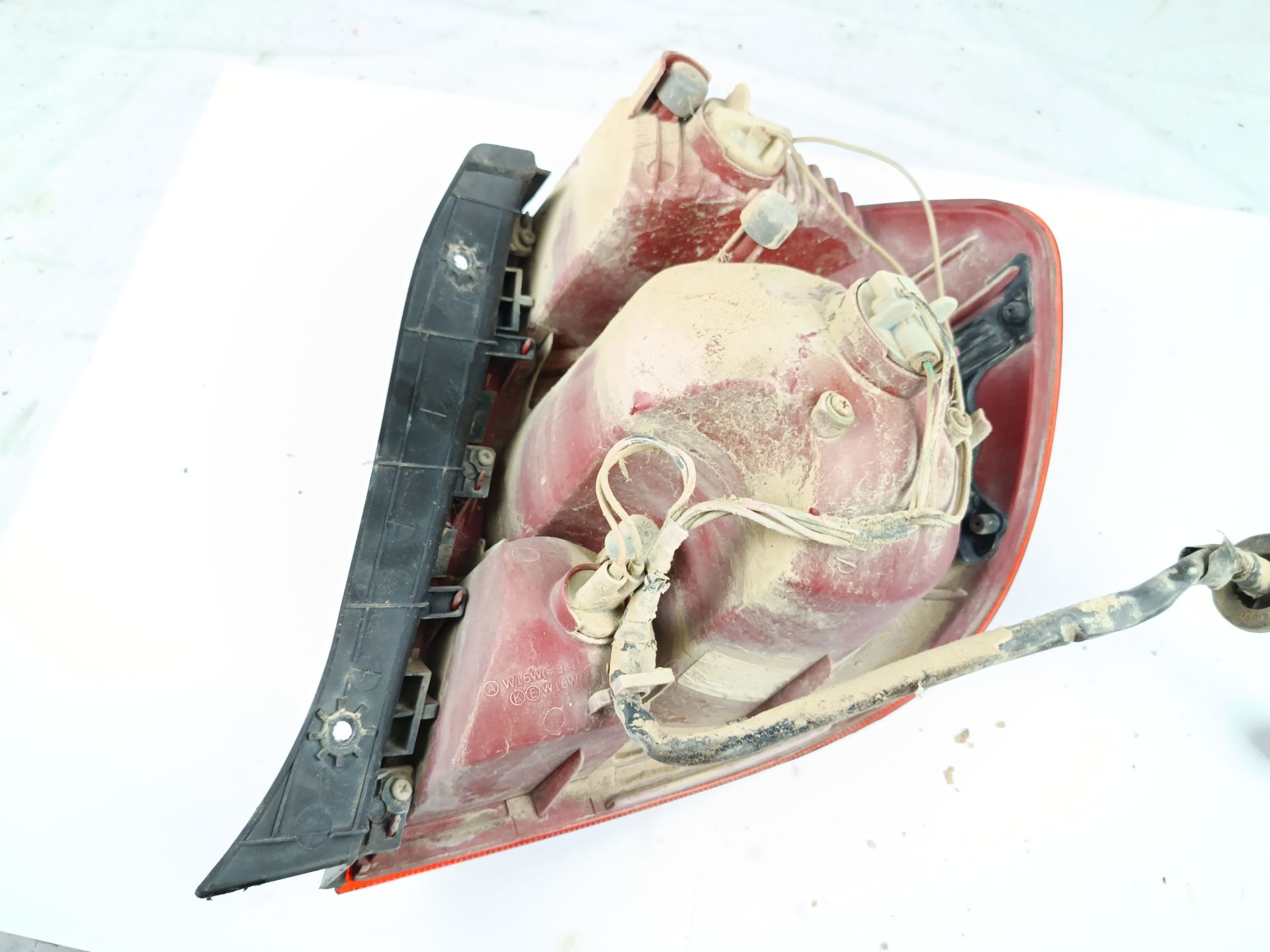 piloto trasero izquierdo  Foto 2 piloto trasero izquierdo  Foto 2